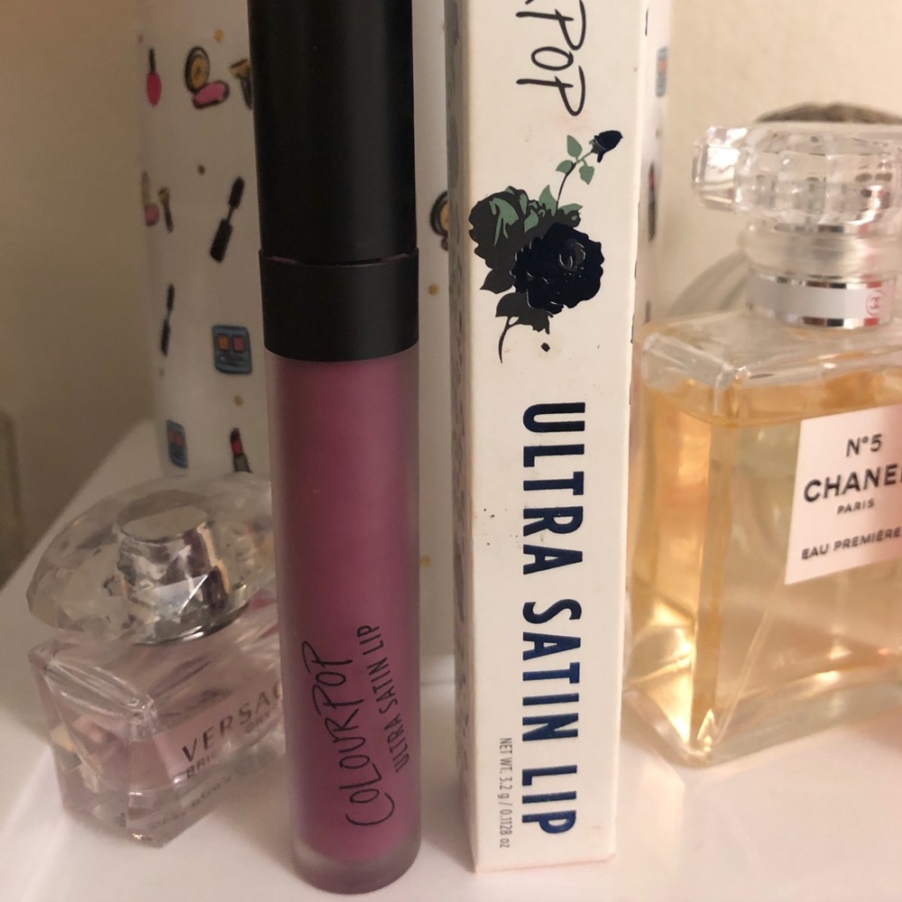 Lipstick - Picture 3 of 5